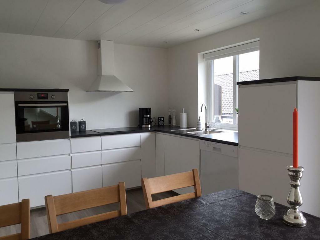 Private Spacious Home In City Center Klaksvík Exterior foto